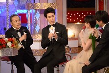 左から西田敏行、大泉洋。