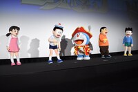 「映画ドラえもん のび太の宝島」初日舞台挨拶の様子。