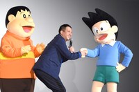 スネ夫に握手を求めるサバンナ高橋。