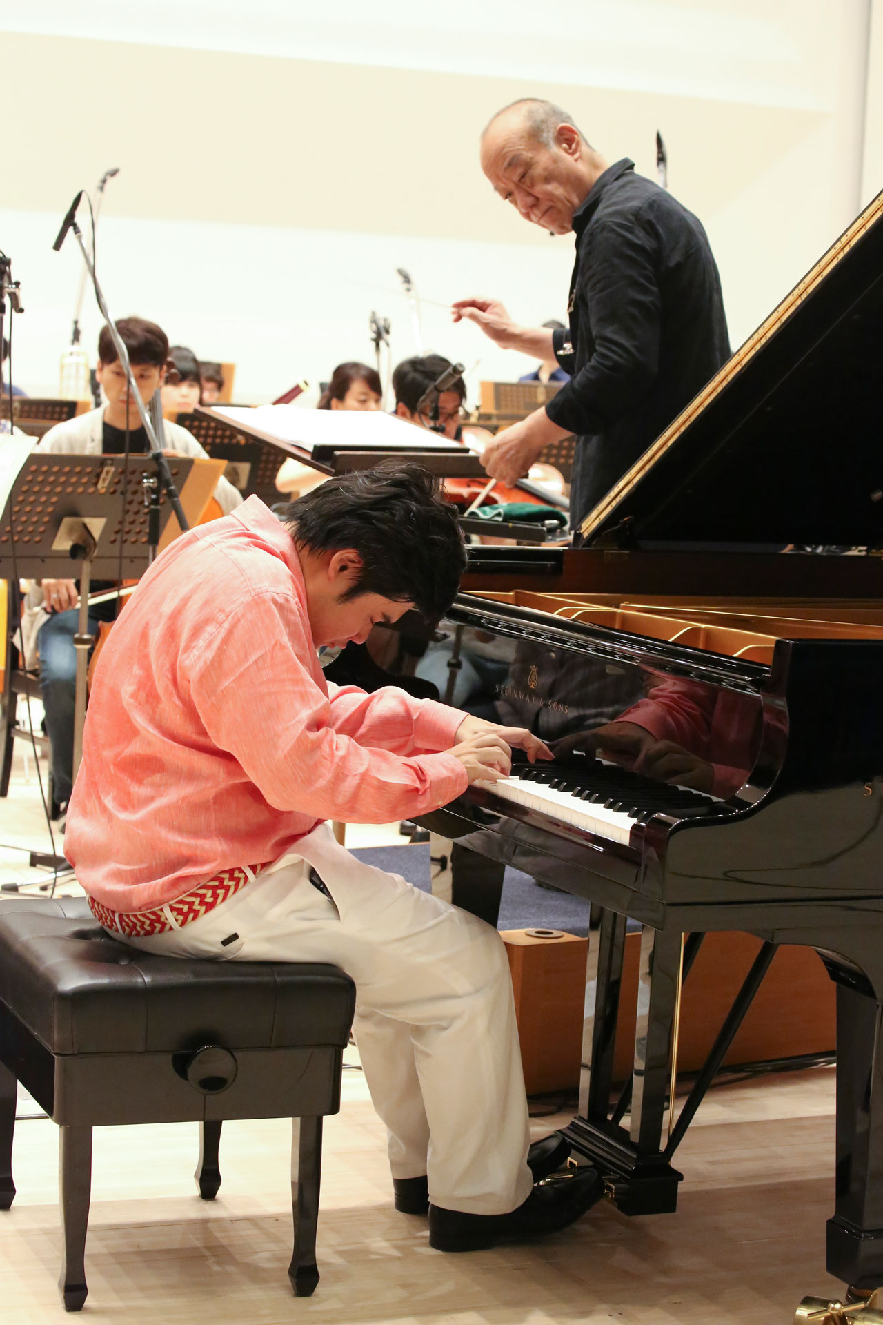 楽曲収録時の様子。
