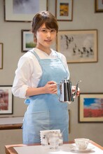 「コーヒーが冷めないうちに」より、有村架純演じる時田数。