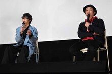 「犬猿」舞台挨拶の様子。左から窪田正孝、吉田恵輔。