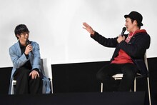 「犬猿」舞台挨拶の様子。左から窪田正孝、吉田恵輔。