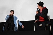 「犬猿」舞台挨拶の様子。左から窪田正孝、吉田恵輔。