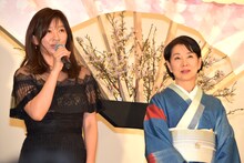 左から篠原涼子、吉永小百合。