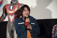 号泣する濱田龍臣。