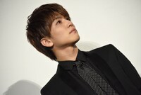 瀧本智行からの手紙に目を潤ませる岩田剛典。