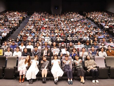 「パンとバスと2度目のハツコイ」女子会トークイベントの様子。