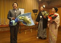 「この道」メイキングカット。左から大森南朋、松重豊、羽田美智子。