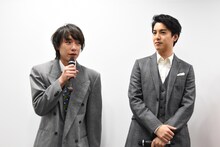 左から落合モトキ、大野拓朗。