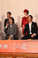 「この道」クランクアップ報告会見の様子。