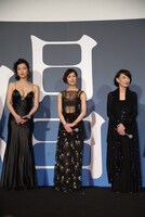 左から佐々木心音、馬渕英里何、江波杏子。