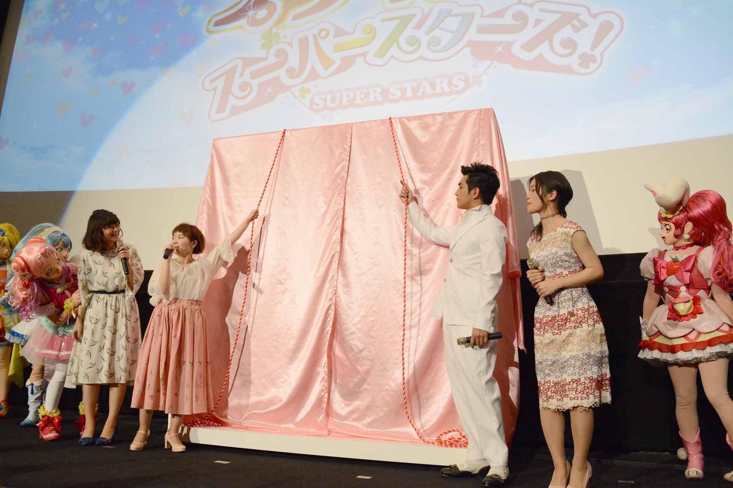 「映画プリキュアスーパースターズ！」ホワイトデー舞台挨拶の様子。