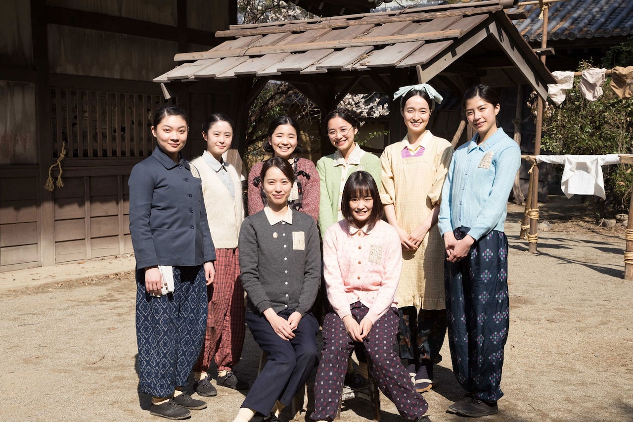 「あの日のオルガン」キャストの集合写真。