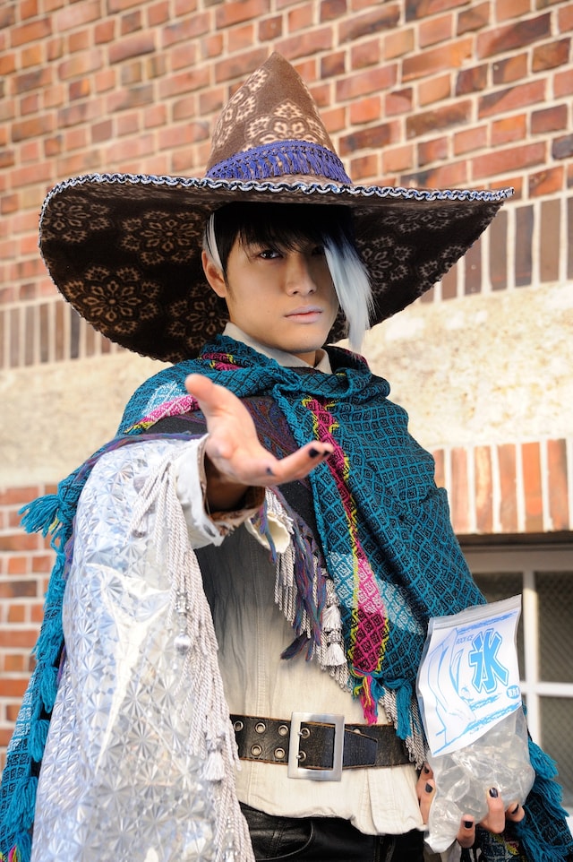 入江甚儀演じるザミーゴ・デルマの人間態。