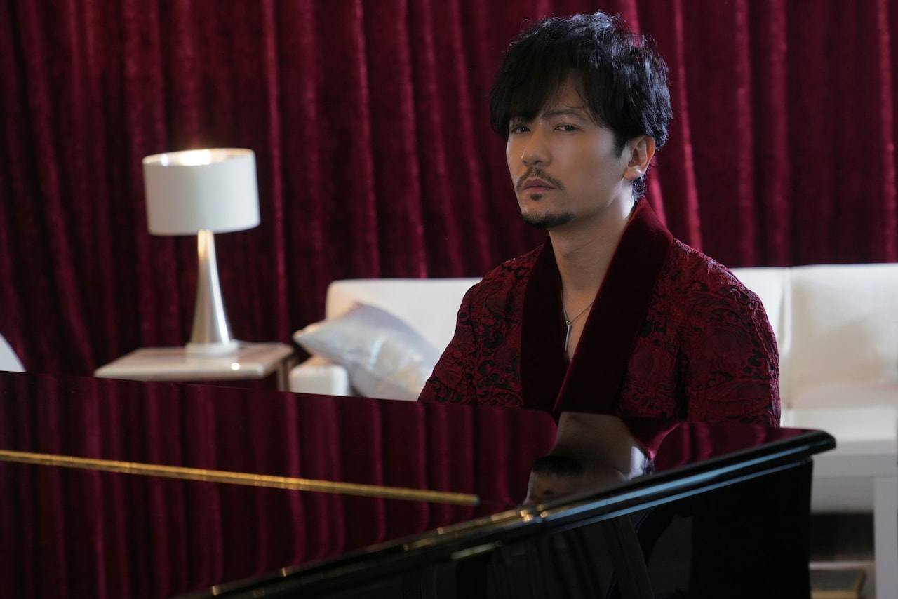 「クソ野郎」オフィシャルブックより稲垣、草なぎ、香取写る新場面写真が公開