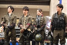 左から田邊和也、勝也、宮原華音、俊藤光利。