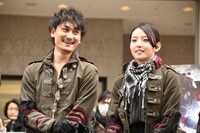 左から勝也、宮原華音。