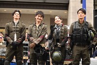 左から田邊和也、勝也、宮原華音、俊藤光利。