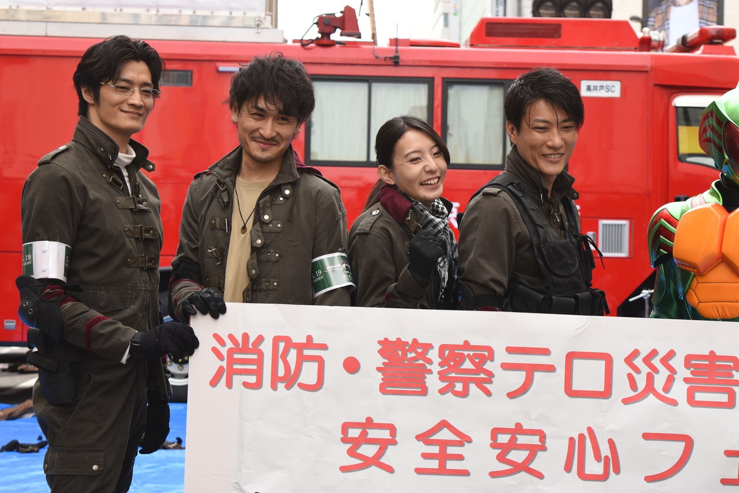 左から田邊和也、勝也、宮原華音、俊藤光利。