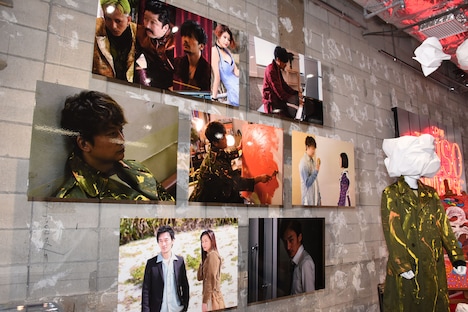 「クソ野郎と美しき世界」劇中カット展示