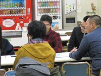 過去に行われた上映会後の懇親会の様子。