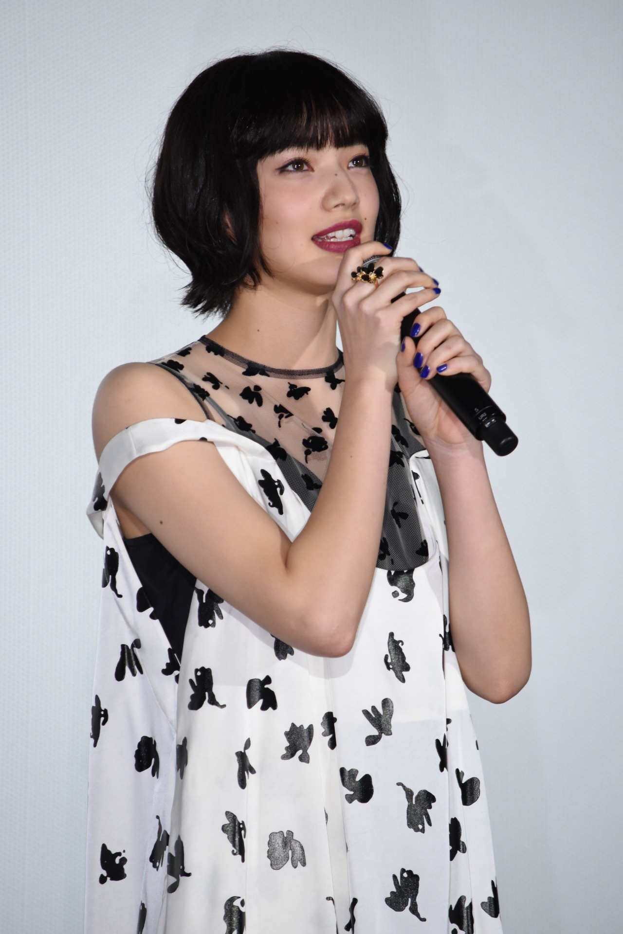 「今本当に幸せ」と女優業に携わる喜びを語る小松菜奈。