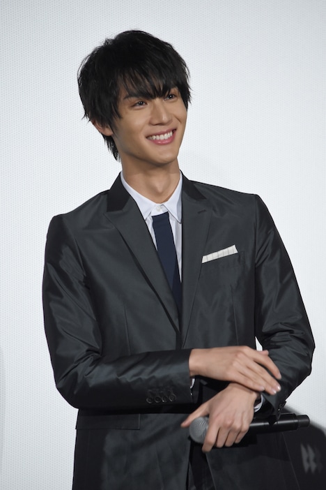 「お客さんと出演作を観るのは初めてでうれしかったです」とはにかむ中川大志。