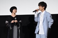 左から土村芳、岩田剛典。