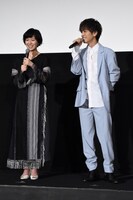 左から土村芳、岩田剛典。