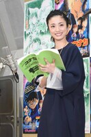公開アフレコに臨む上戸彩。