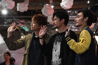 左から香取慎吾、稲垣吾郎、草なぎ剛。