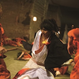 福士蒼汰が20人とバトル!「曇天に笑う」スタントなしのアクション映像