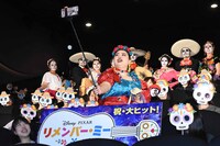 客席で自撮りをする渡辺直美