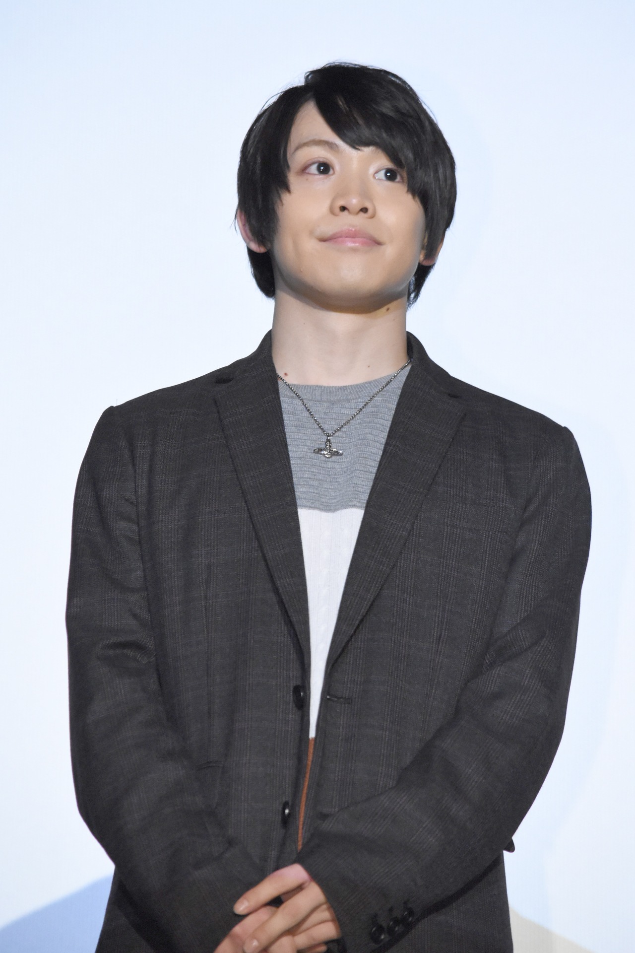 輝山立