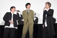 「耀人は自分がかわいいのを自覚しているからなあ」と話す大東駿介（右）と、笑顔で「はい！」と答える若山耀人（左）。