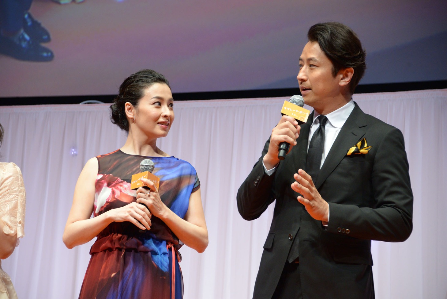 左から檀れい、谷原章介。