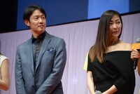 左から筒井道隆、中山美穂。