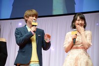 桜井日奈子（右）の印象を語る吉沢亮（左）。