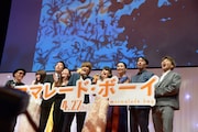 「ママレード・ボーイ」完成披露舞台挨拶の様子。