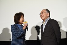 左から吉行和子、橋爪功。