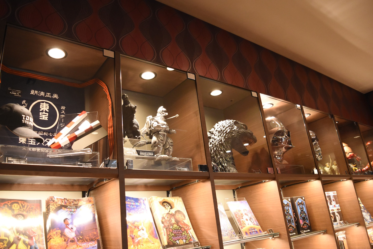 TOHOシネマズ 日比谷のグッズストア。