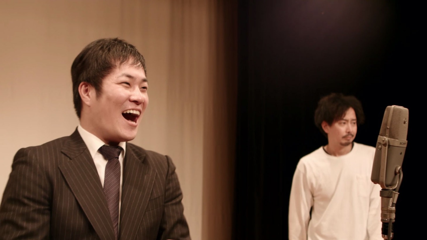 「亡霊は笑う」