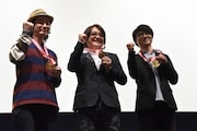 金メダルを贈呈された3人。左から高橋悠也、鈴村展弘、大森敬仁。
