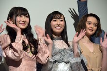 「女々演」初日舞台挨拶の様子。左から齋藤美咲、小野花梨、矢倉楓子（NMB48）、福原遥、玉城ティナ。