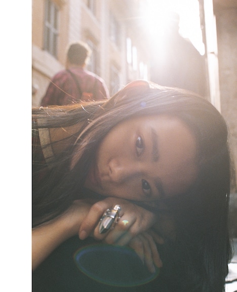 杉咲花1st写真集「ユートピア」より、杉咲のお気に入りのページの1枚。