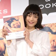 杉咲花が1st写真集の発売記念イベントに登壇「基本すっぴんです」