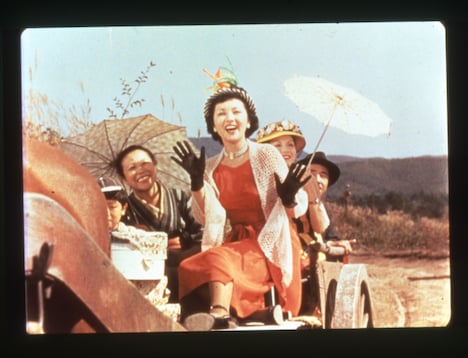 「カルメン故郷に帰る」 (c)1951 松竹株式会社