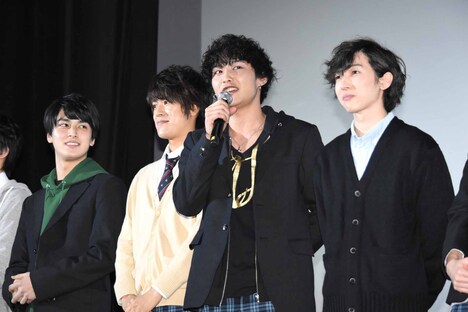 左から大和孔太、平松賢人、時人、吉原拓弥。