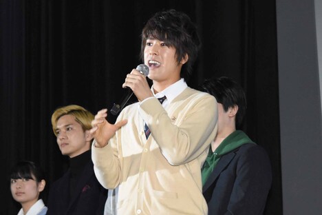 BOYS AND MENの平松賢人（中央）。